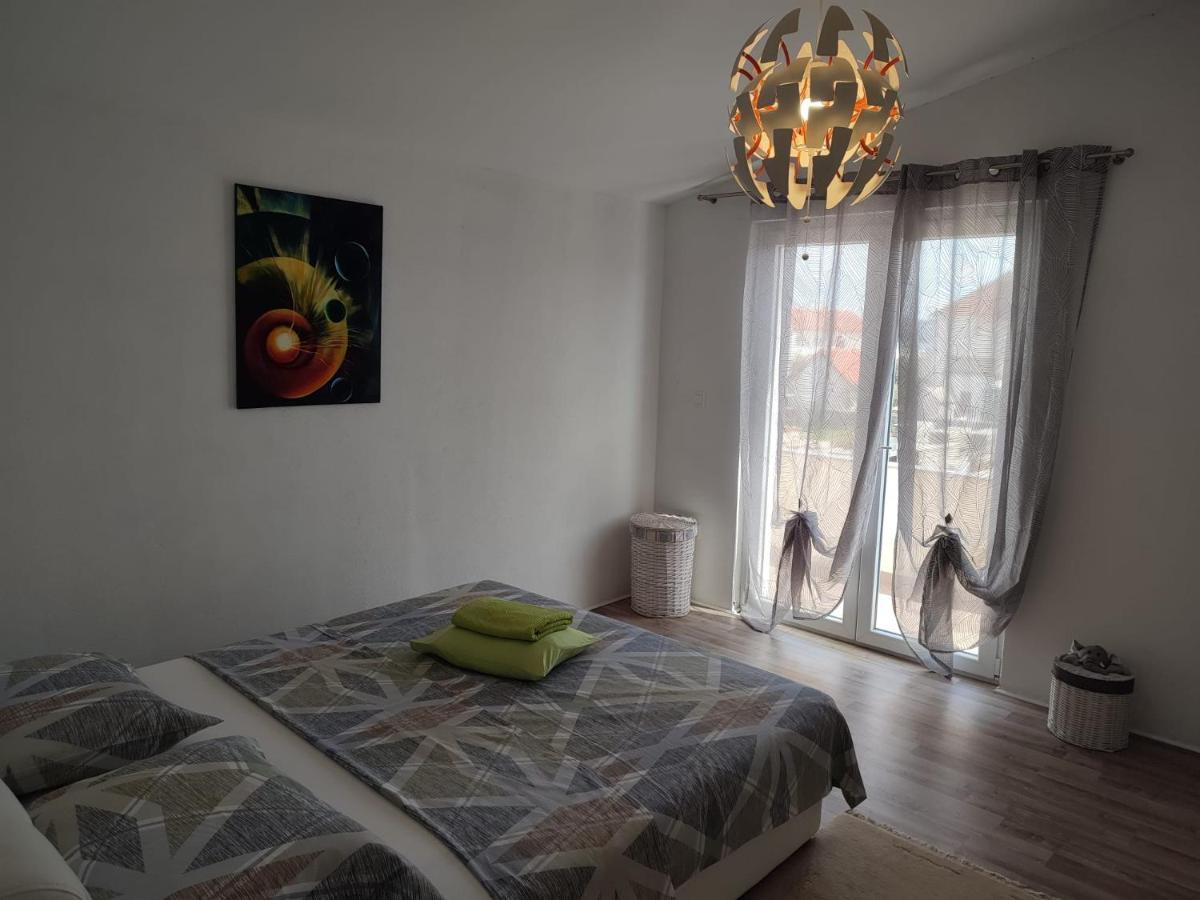 Murtela, 2-Bedroom Apartment Raslina Kültér fotó