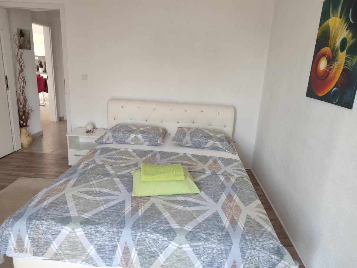 Murtela, 2-Bedroom Apartment Raslina Kültér fotó