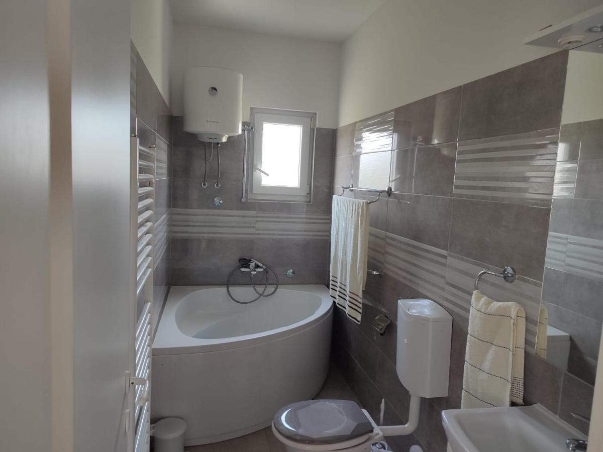 Murtela, 2-Bedroom Apartment Raslina Kültér fotó