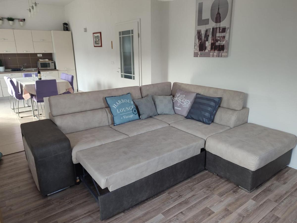 Murtela, 2-Bedroom Apartment Raslina Kültér fotó