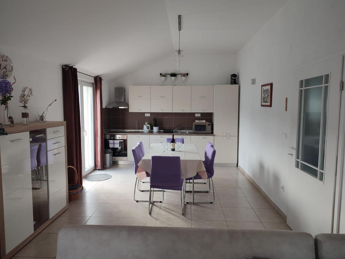 Murtela, 2-Bedroom Apartment Raslina Kültér fotó